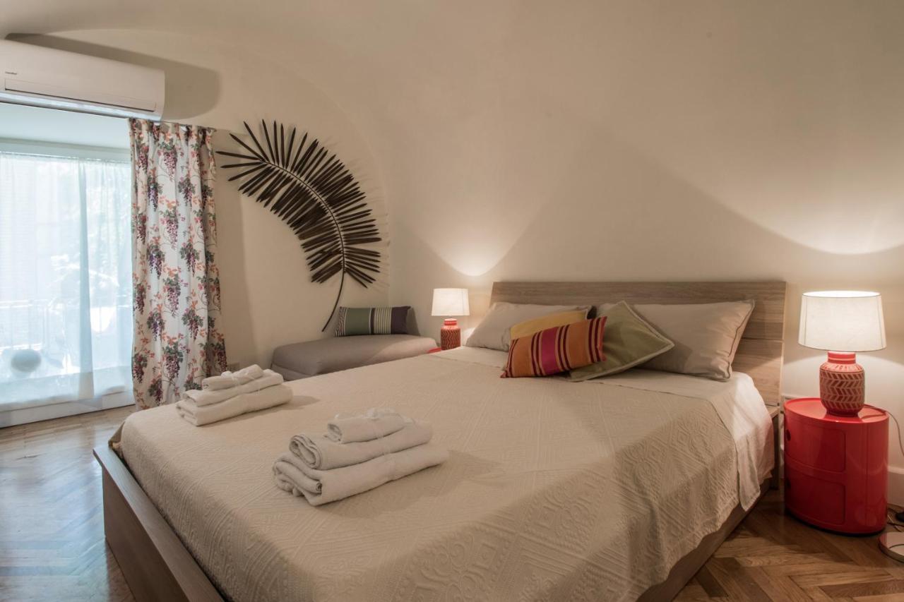 Bed and Breakfast Baru In Chiaia Neapel Exterior foto