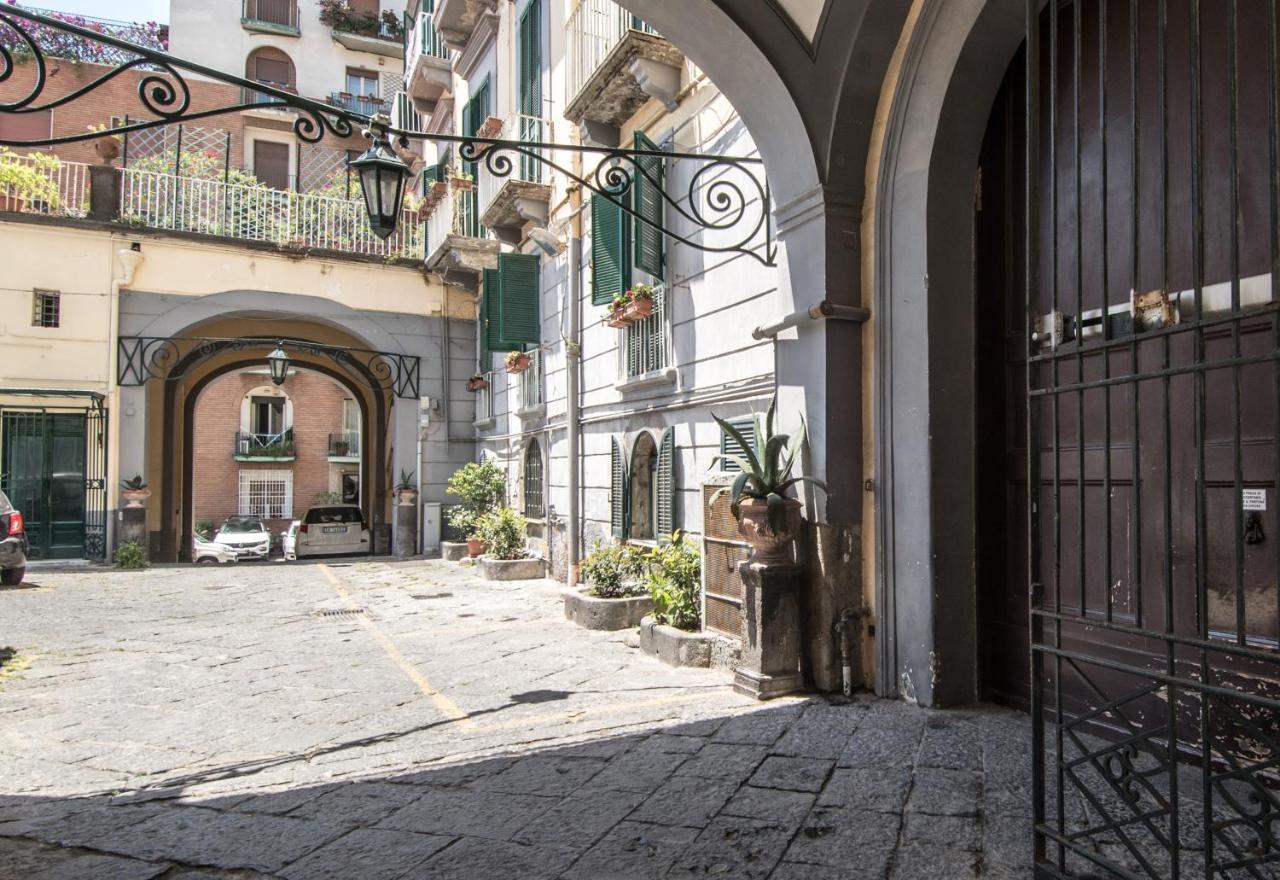 Bed and Breakfast Baru In Chiaia Neapel Exterior foto